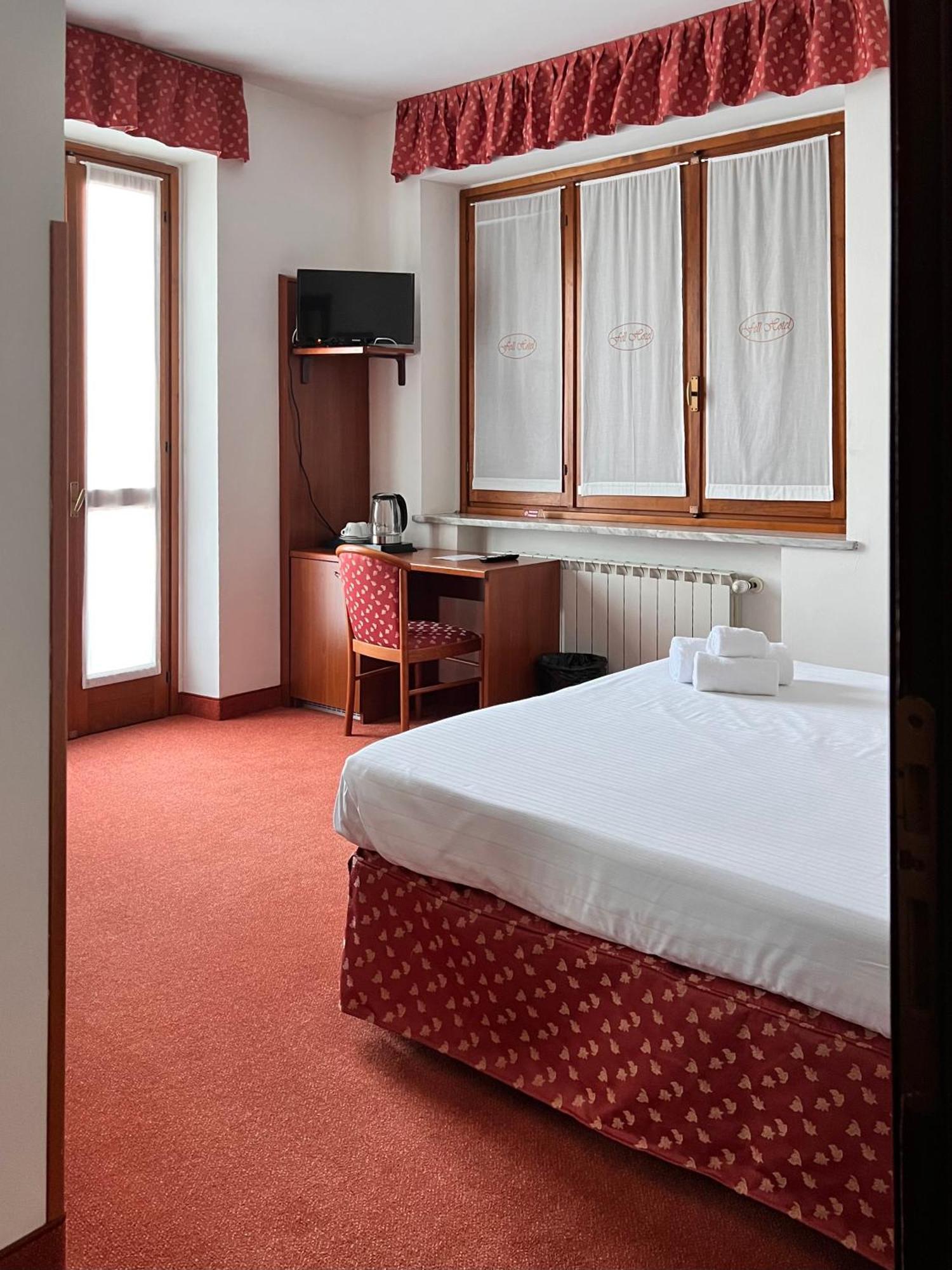 Fell Hotel Susa Exteriér fotografie