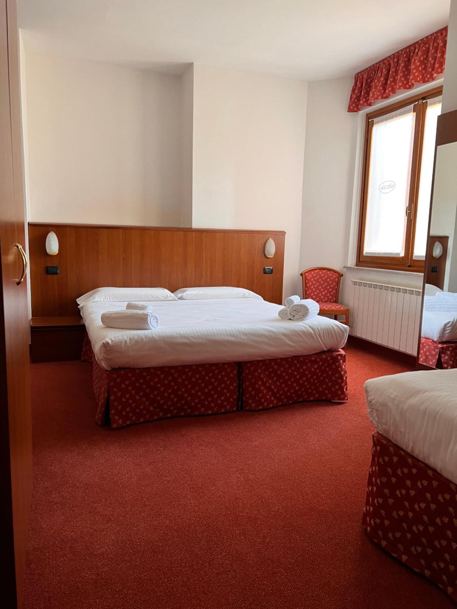 Fell Hotel Susa Exteriér fotografie